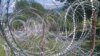 На 15 мая 2017 года общая протяженность заграждений из колючей проволоки и других искусственных препятствий достигла почти 52 км