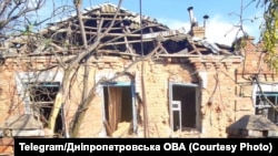 За даними ОВА, дві жінки – 49 і 59 років – зазнали поранень у Синельниківському районі