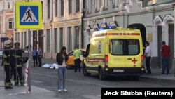 Футбол жанкүйерлерін такси қаққан жерде. Мәскеу, 16 маусым 2018 жыл