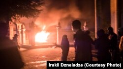 В отличие от той ночи, за взятием под стражу в Батуми Мераба Гогоберидзе и в Тбилиси – Ираклия Чхвиркия уличные протесты не последовали